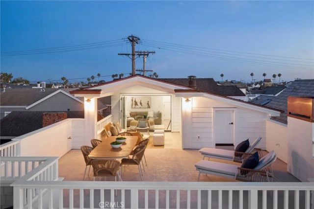 1105 N Bay Front, Newport Beach, CA 92662