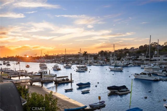 1105 N Bay Front, Newport Beach, CA 92662