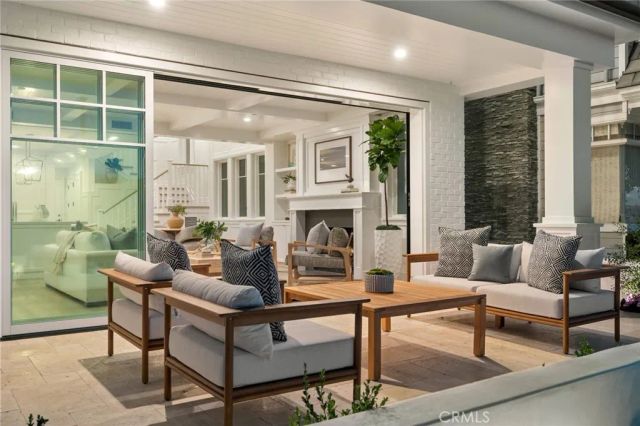 1105 N Bay Front, Newport Beach, CA 92662