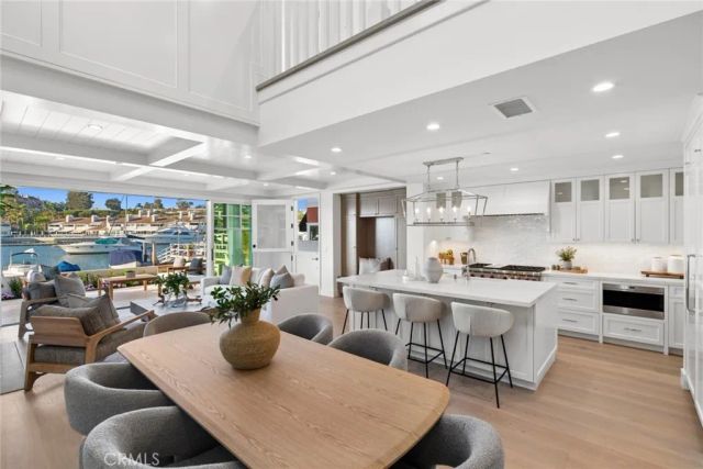 1105 N Bay Front, Newport Beach, CA 92662