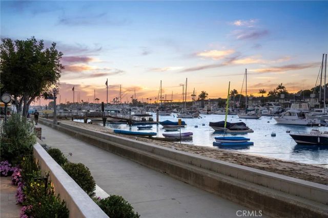 1105 N Bay Front, Newport Beach, CA 92662