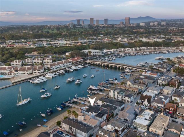 1105 N Bay Front, Newport Beach, CA 92662