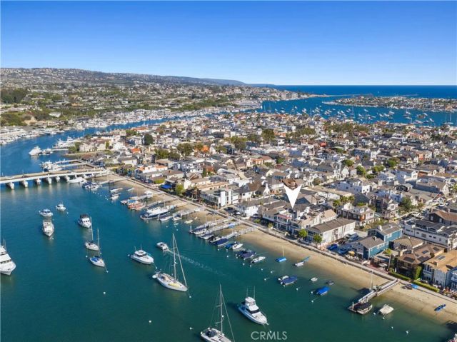 1105 N Bay Front, Newport Beach, CA 92662