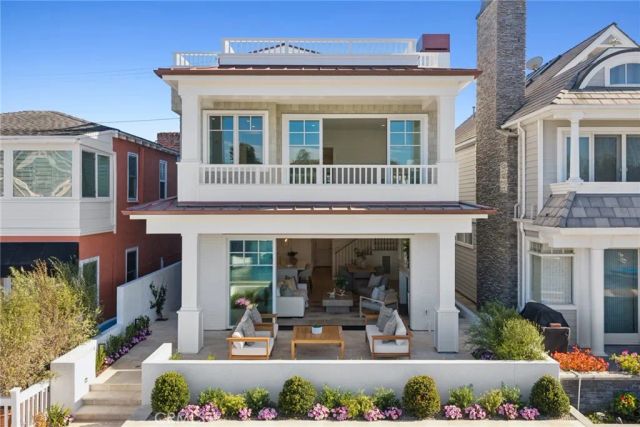 1105 N Bay Front, Newport Beach, CA 92662