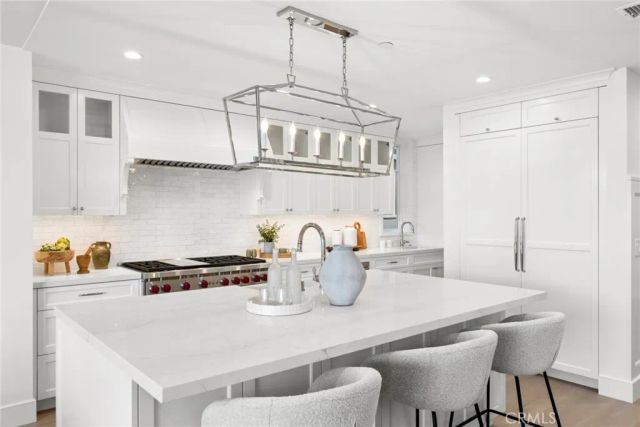 1105 N Bay Front, Newport Beach, CA 92662