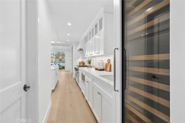 1105 N Bay Front, Newport Beach, CA 92662