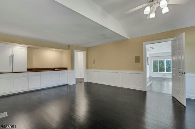 15 SANDALWOOD DRIVE, Warren Twp., NJ 07059