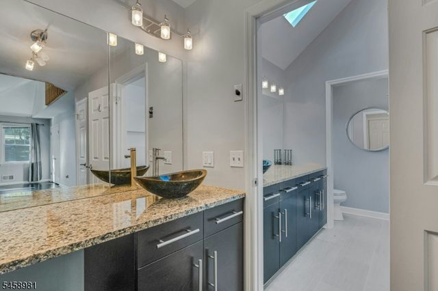 15 SANDALWOOD DRIVE, Warren Twp., NJ 07059