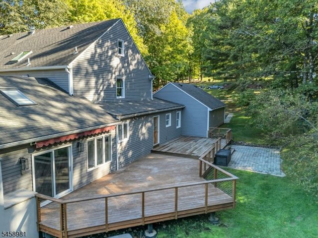 15 SANDALWOOD DRIVE, Warren Twp., NJ 07059
