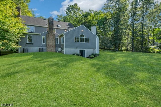 15 SANDALWOOD DRIVE, Warren Twp., NJ 07059