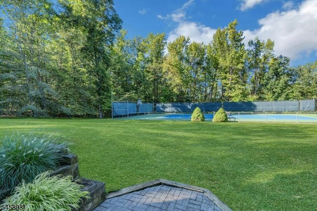 15 SANDALWOOD DRIVE, Warren Twp., NJ 07059