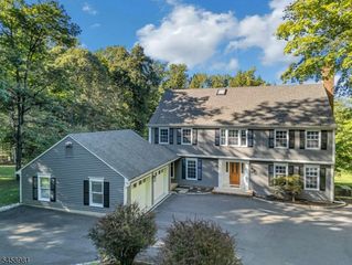 15 SANDALWOOD DRIVE, Warren Twp., NJ 07059