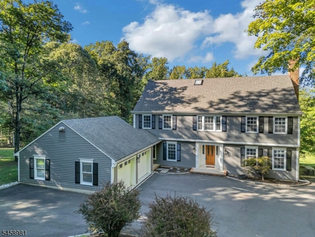 15 SANDALWOOD DRIVE, Warren Twp., NJ 07059