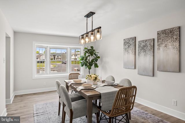 13 CYPRESS RD, Burlington, NJ 08016