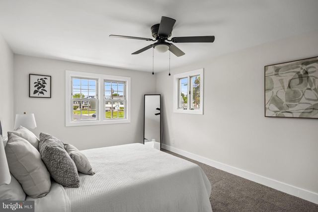 13 CYPRESS RD, Burlington, NJ 08016