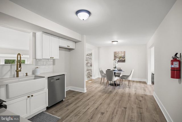 13 CYPRESS RD, Burlington, NJ 08016