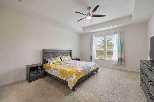 2520 Walker Avenue, Aubrey, TX 76227