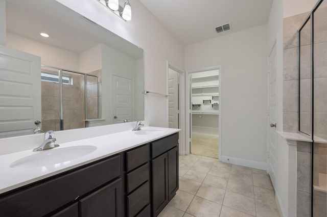 2520 Walker Avenue, Aubrey, TX 76227