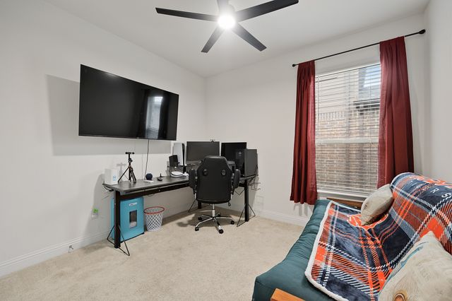 2520 Walker Avenue, Aubrey, TX 76227
