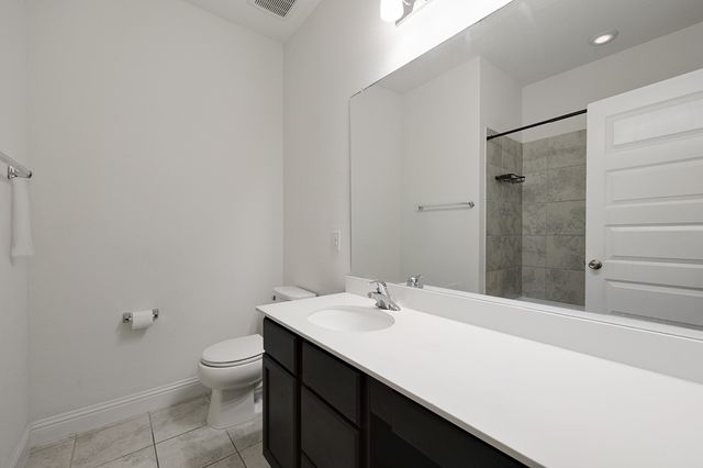 2520 Walker Avenue, Aubrey, TX 76227