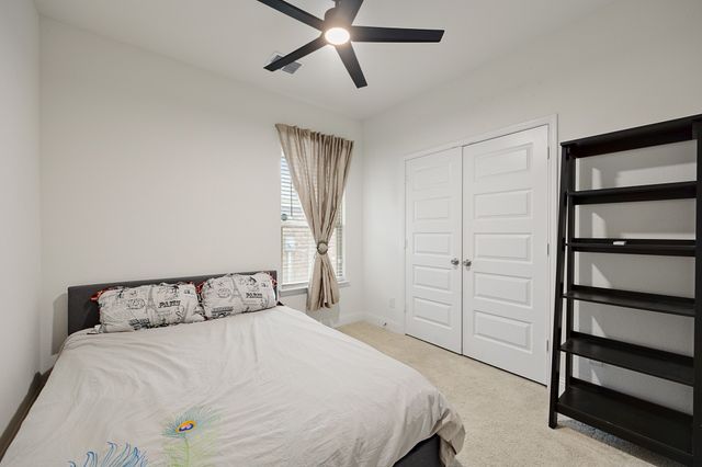 2520 Walker Avenue, Aubrey, TX 76227