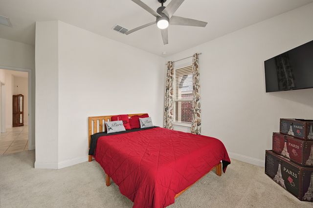 2520 Walker Avenue, Aubrey, TX 76227