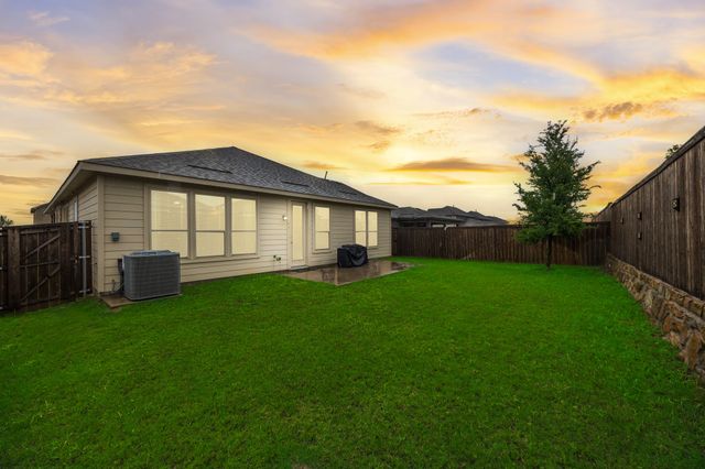 2520 Walker Avenue, Aubrey, TX 76227