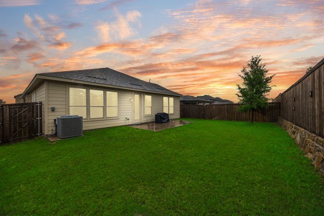 2520 Walker Avenue, Aubrey, TX 76227