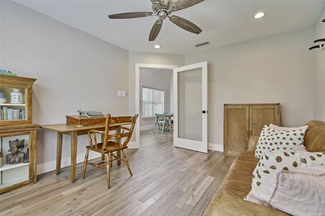 38 E Gaslight Place, The Woodlands, TX 77382