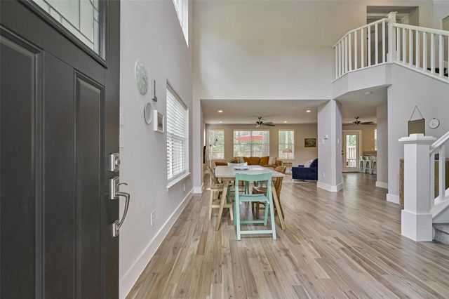 38 E Gaslight Place, The Woodlands, TX 77382