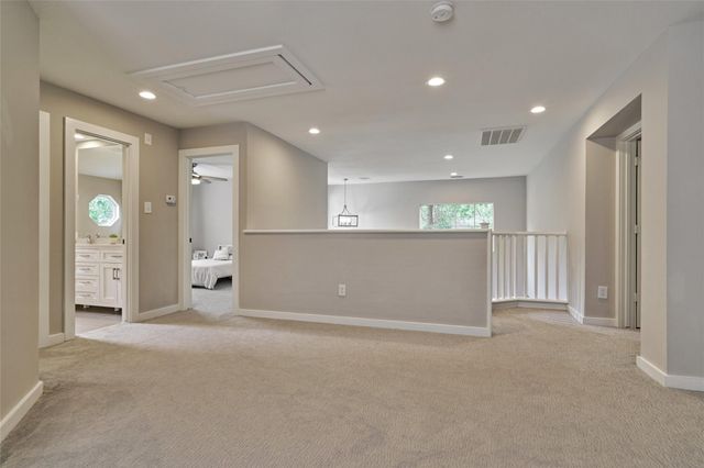 38 E Gaslight Place, The Woodlands, TX 77382