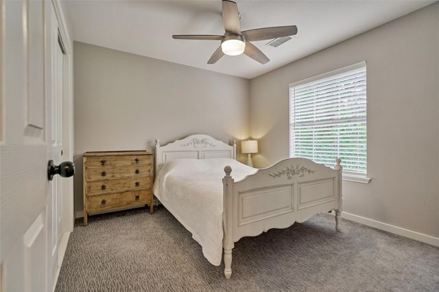 38 E Gaslight Place, The Woodlands, TX 77382