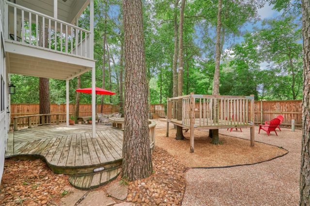 38 E Gaslight Place, The Woodlands, TX 77382