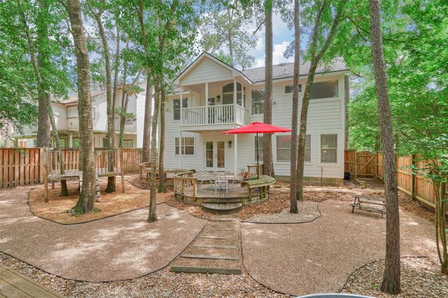 38 E Gaslight Place, The Woodlands, TX 77382