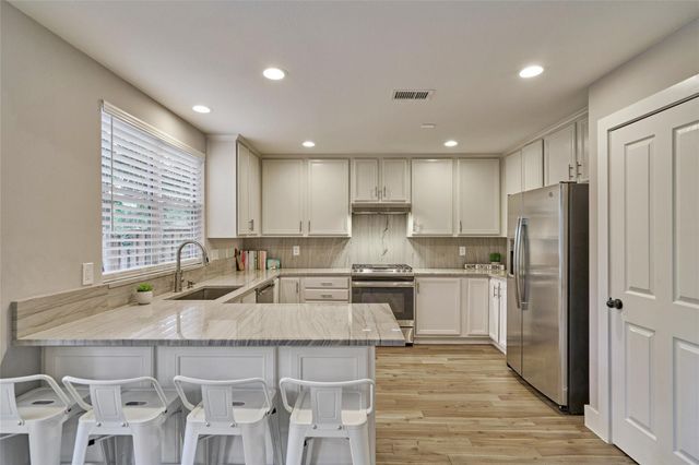 38 E Gaslight Place, The Woodlands, TX 77382