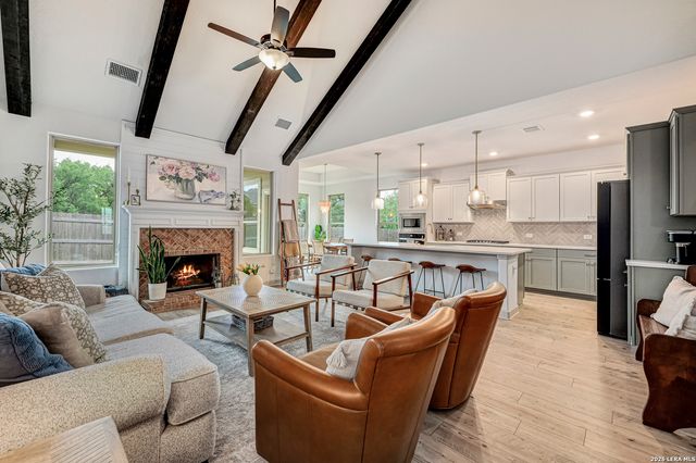 110 Breamoor, Boerne, TX 78015