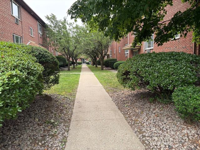 50 Bryon Road 4, Boston, MA 02467
