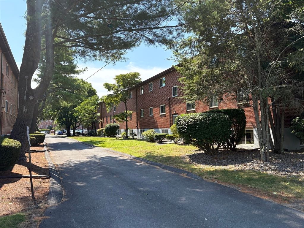 50 Bryon Road 4, Boston, MA 02467