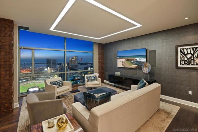 800 The Mark Ln 2803, San Diego, CA 92101