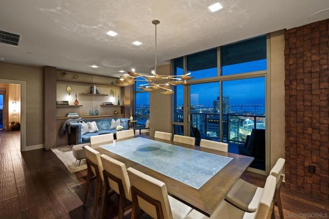 800 The Mark Ln 2803, San Diego, CA 92101