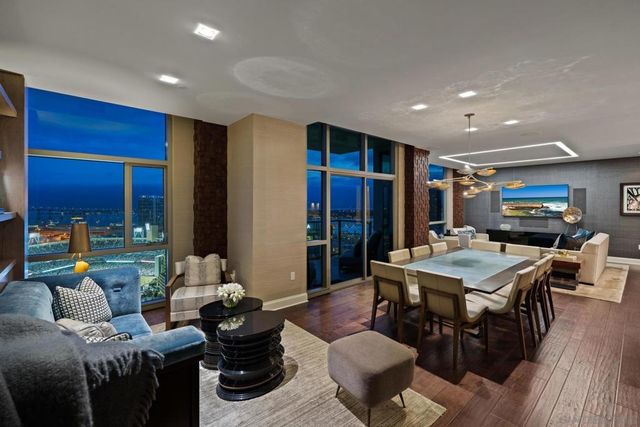 800 The Mark Ln 2803, San Diego, CA 92101