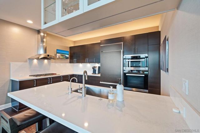 800 The Mark Ln 2803, San Diego, CA 92101