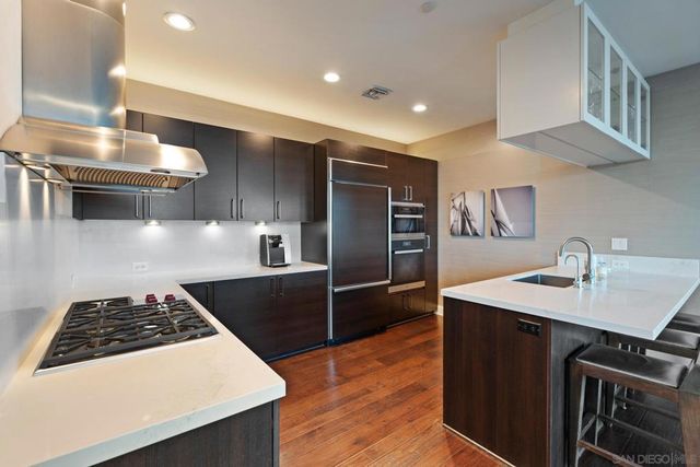 800 The Mark Ln 2803, San Diego, CA 92101