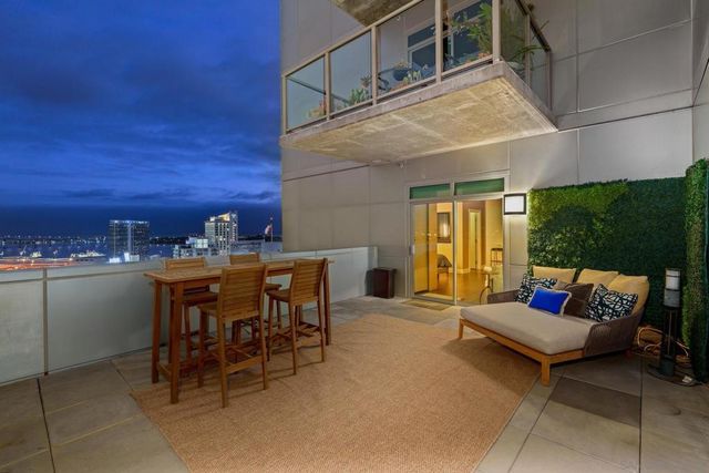 800 The Mark Ln 2803, San Diego, CA 92101