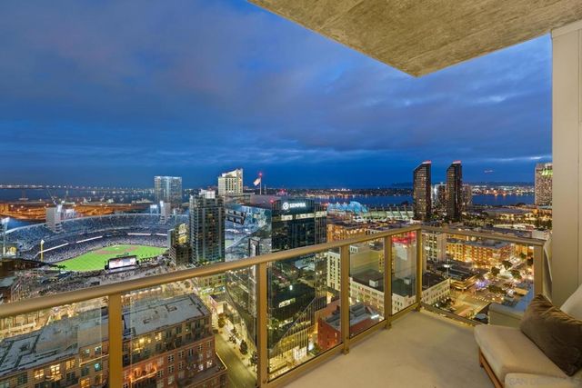 800 The Mark Ln 2803, San Diego, CA 92101