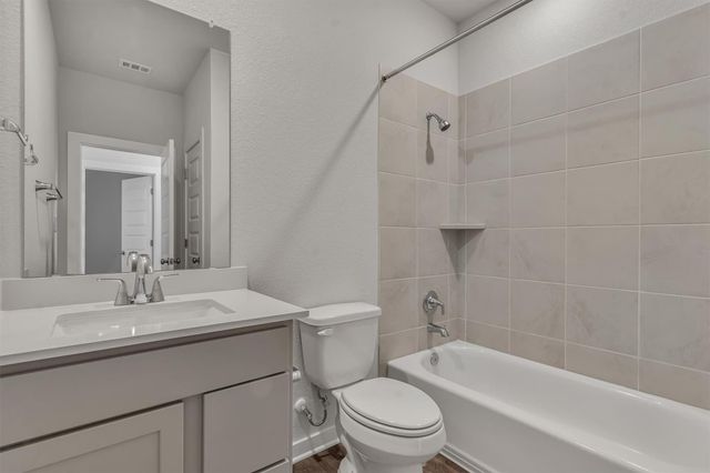 228 Bendecido LOOP, Elgin, TX 78621