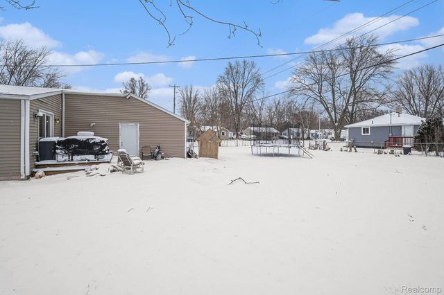 G4203 Van Slyke Road, Flint Charter Township, MI 48507
