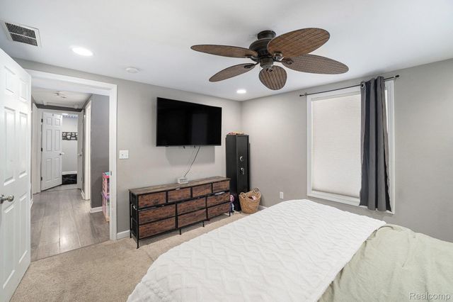 G4203 Van Slyke Road, Flint Charter Township, MI 48507