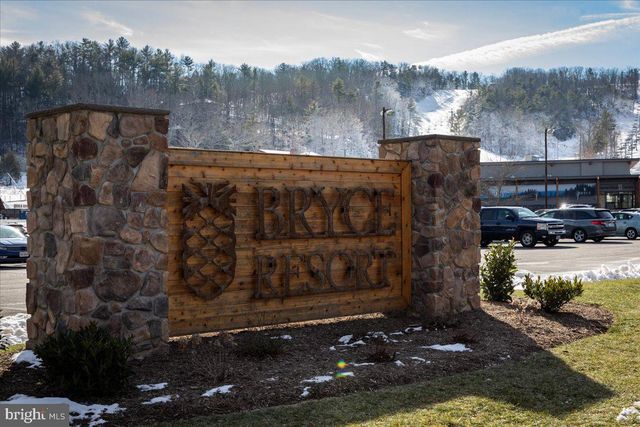 875 HUNTER LN, Edinburg, VA 22824