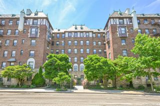 77-16 Austin Street 5L, Forest Hills, NY 11375
